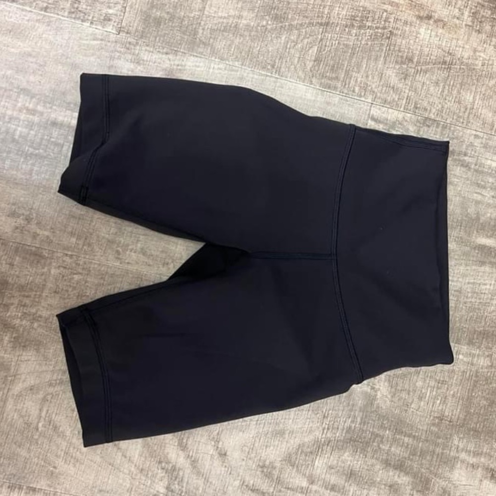 Black Lululemon align biker shirts, 6”